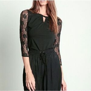 Sexy Black Top With Chiffon Half Sleeves